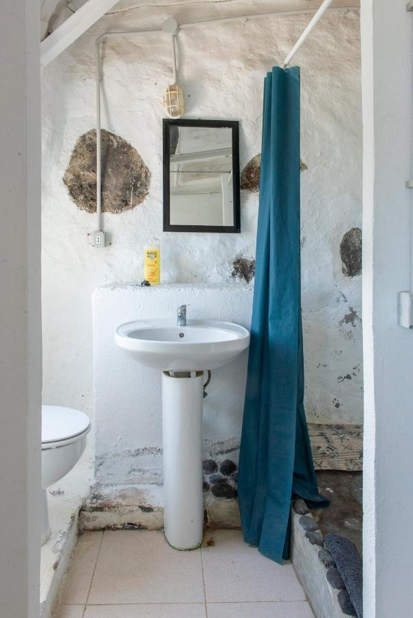 Basic En-Suite Bedroom By The Sea Guinea Exterior foto